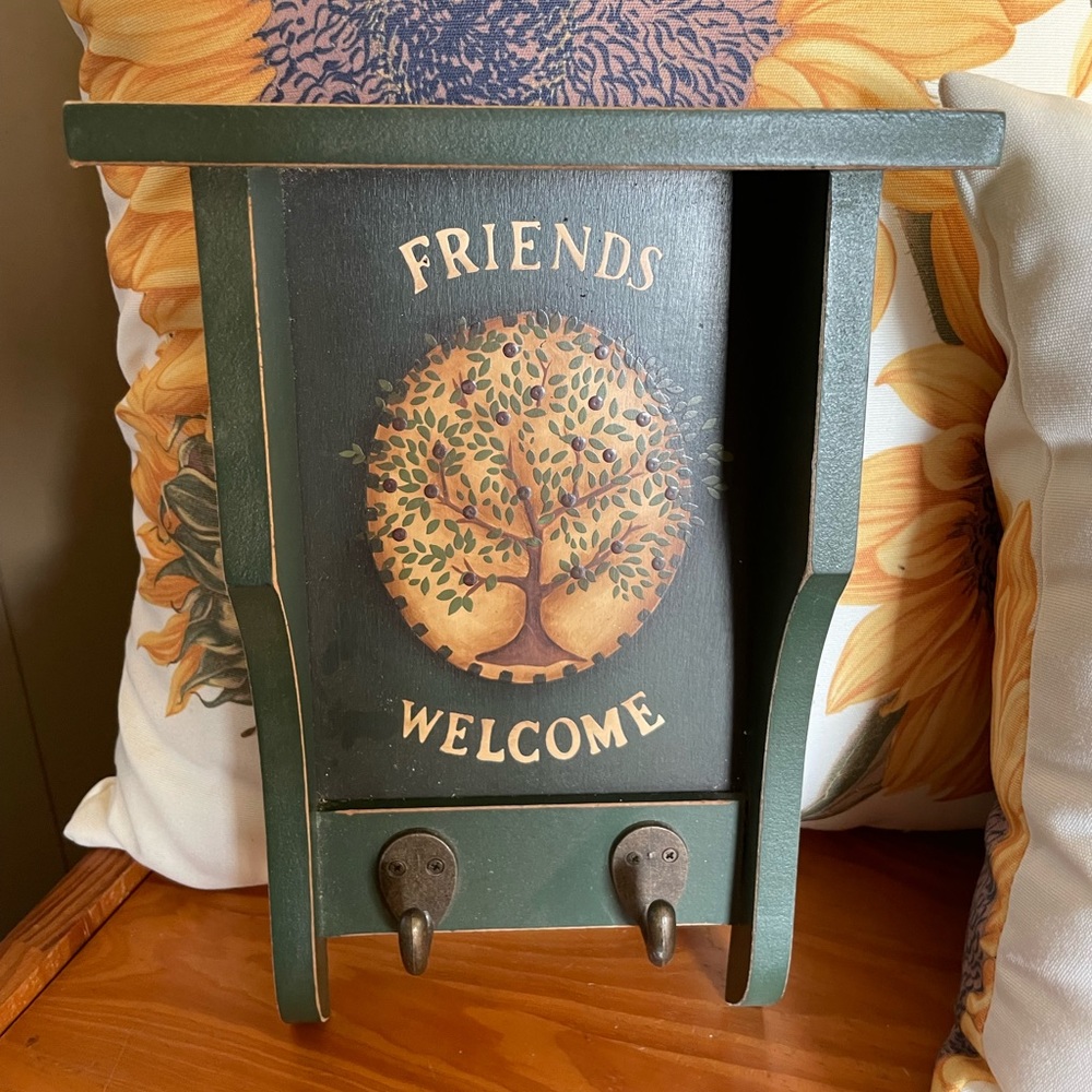 Vintage Friends Welcome Key Hanger Shelf Tree of Life